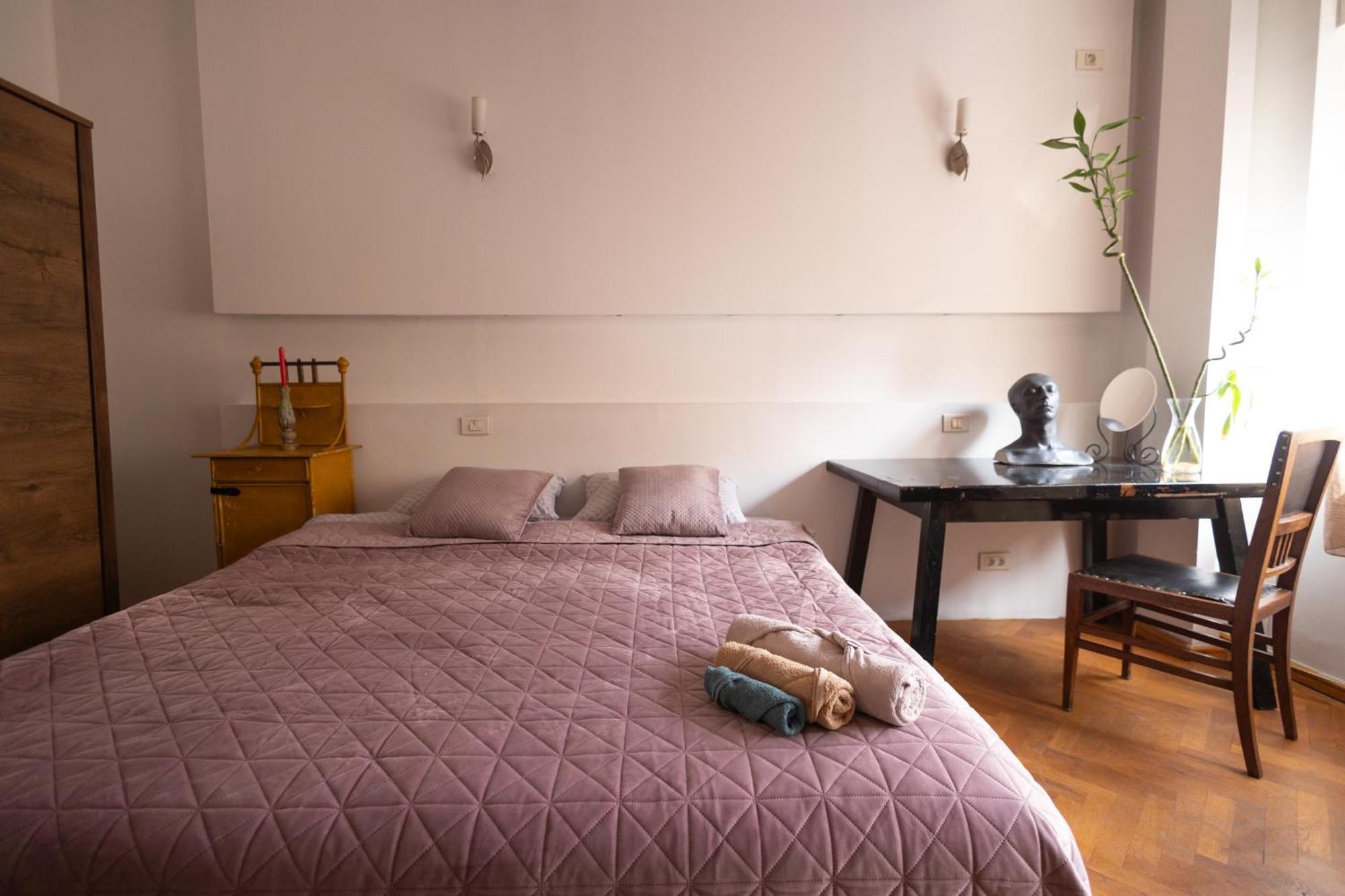 Shared Retro Vintage Luxury Apartment Bukarest Exteriör bild