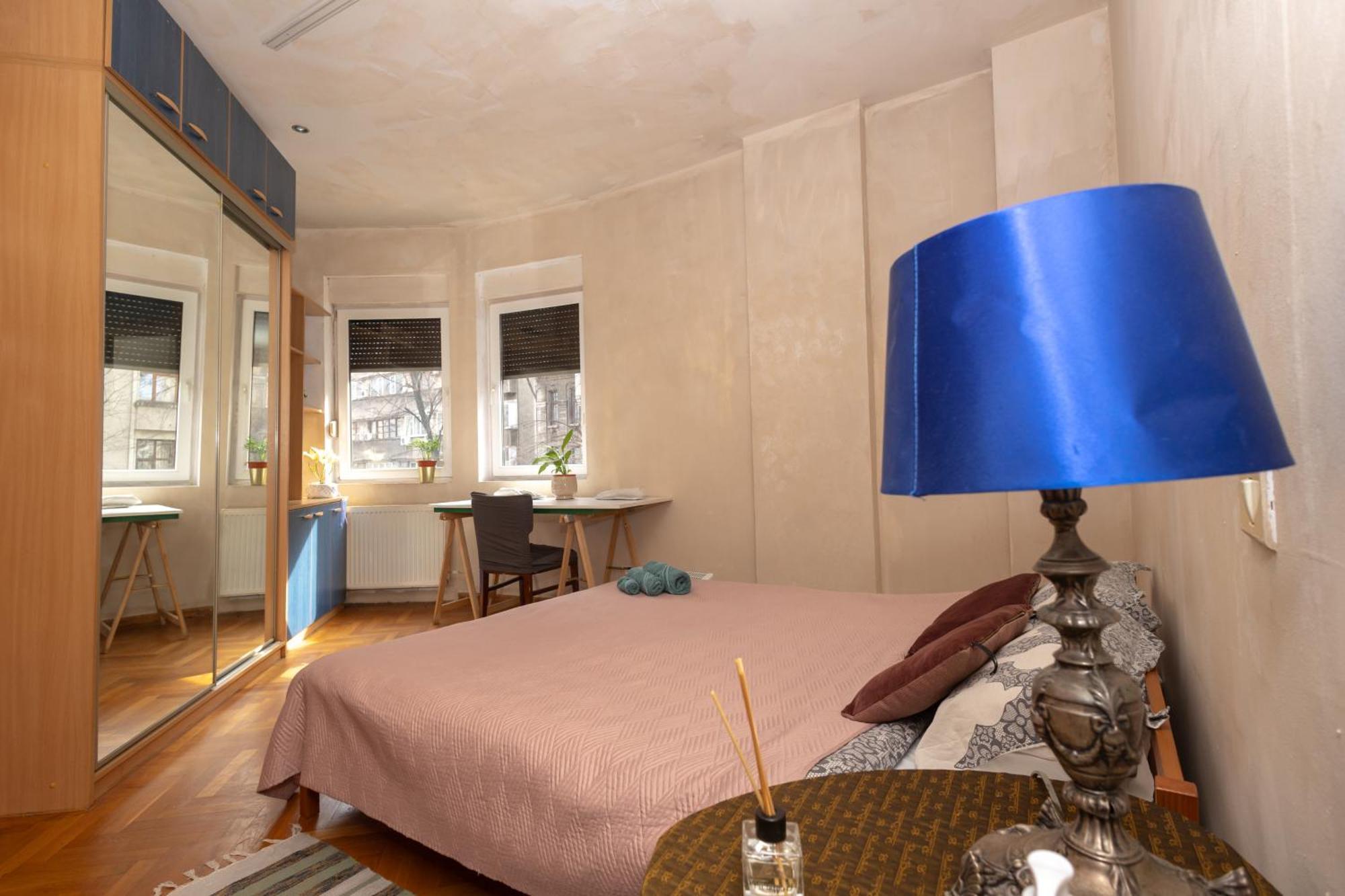Shared Retro Vintage Luxury Apartment Bukarest Exteriör bild
